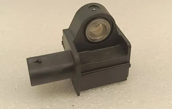 Chrysler Pacifica Airbag deployment crash/impact sensor 68245079AA