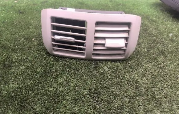 Mercedes-Benz R W251 Dash center air vent grill A2518301154