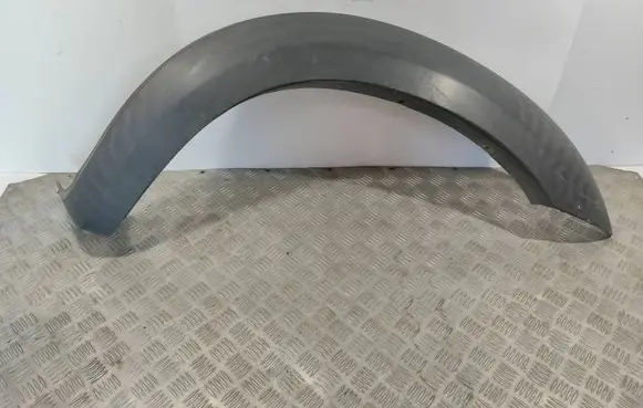 Ford Ranger Fender trim (molding) UR8951W21