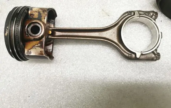 Volkswagen Golf VII Piston with connecting rod 021113 172509 604EBK
