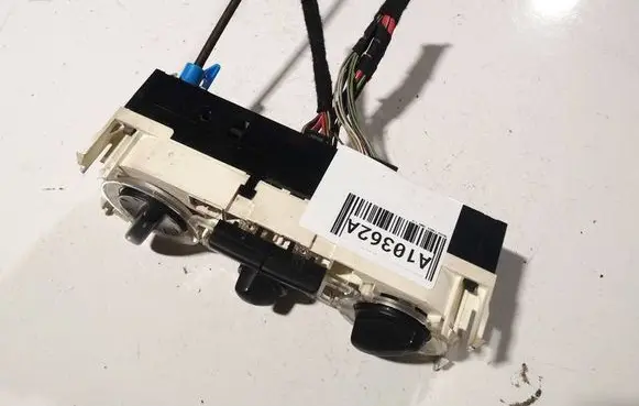 Skoda Fabia Mk1 (6Y) Climate control unit 6y0820045b 901511760009