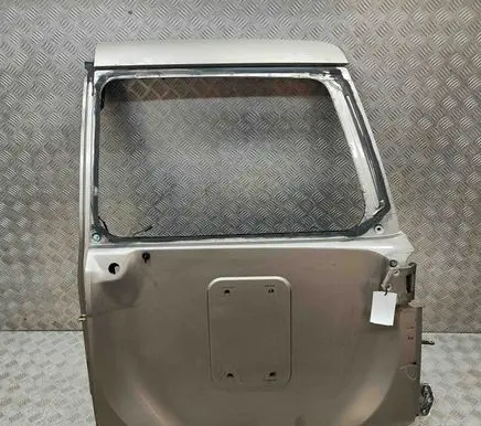 Nissan Patrol Y61 Rear door 90100VB010