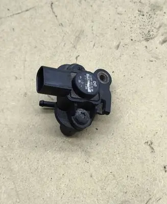 Mercedes-Benz C W204 Air pressure sensor A0071530028 0261230196