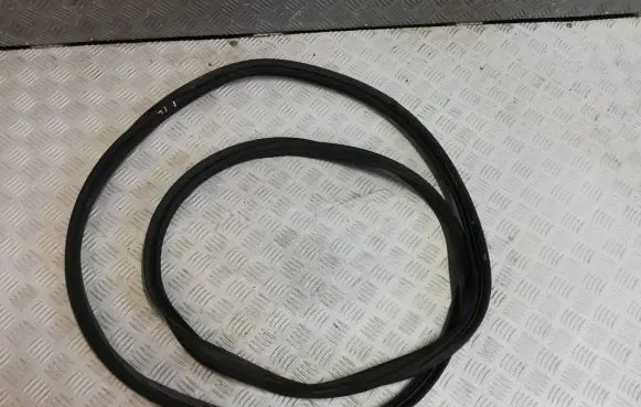 Mercedes-Benz B W246 W242 Seal rubber (tailgate) 