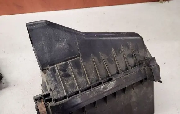 Toyota Auris 150 Air filter box 0R02