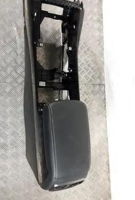 KIA Sorento Armrest