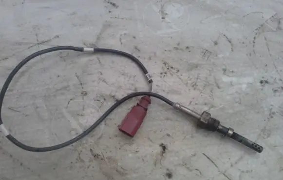 Volkswagen Transporter - Caravelle T5 Lambda probe sensor 070906088F