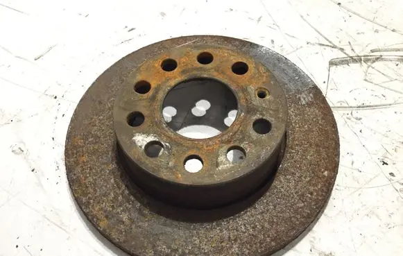 Volkswagen Touran I Rear brake disc