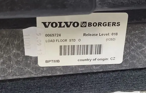 Volvo V60 Trunk/boot floor carpet liner 39813510 2559127