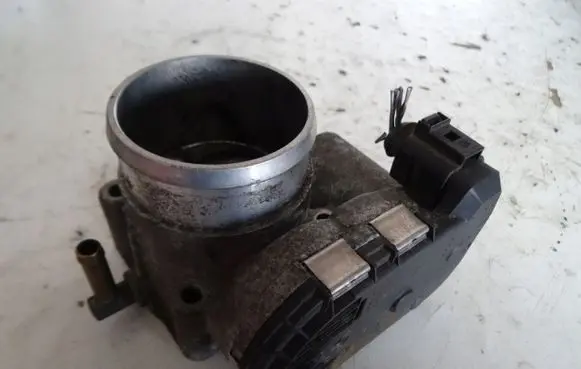 Skoda Octavia Mk1 (1U) Throttle valve 06A133062BD