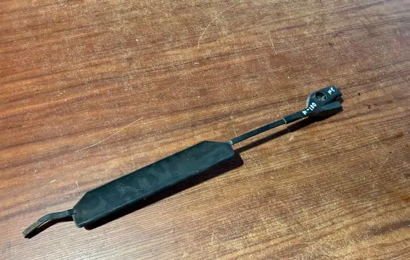 Audi 100 200 5000 C3 Front wiper blade arm 443955407B