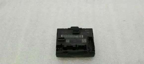 Audi A3 S3 8V Door control unit/module 5Q0959393E