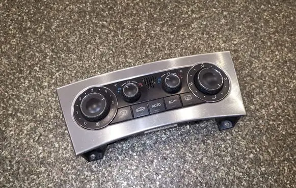 Mercedes-Benz C W203 Climate control unit A2038301785