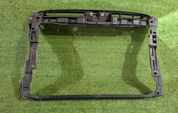 Volkswagen PASSAT B8 Radiator support slam panel 3G005588D