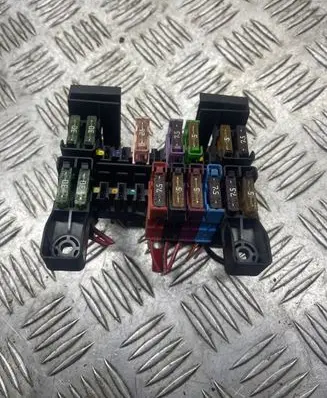 Mercedes-Benz E W211 Fuse module 2115450301 13943281C