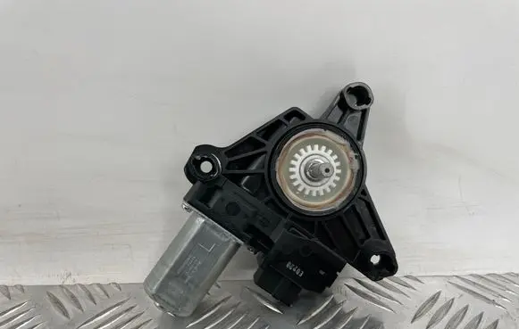 Mercedes-Benz C W205 Rear door window regulator motor A2139060602 C51463101
