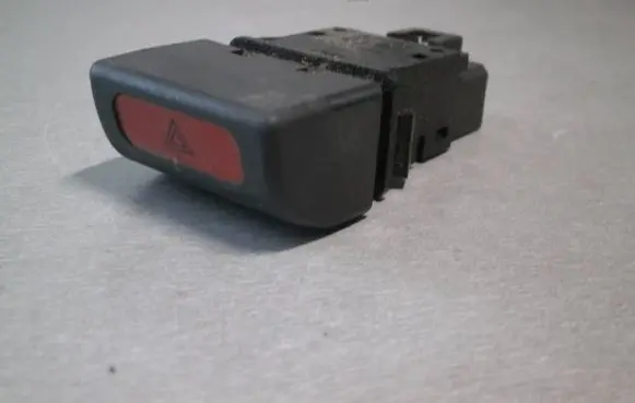 Nissan Primera Hazard light switch 06016
