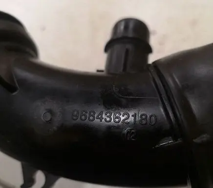 Citroen C4 Cactus Turbo air intake inlet pipe/hose 9684362180