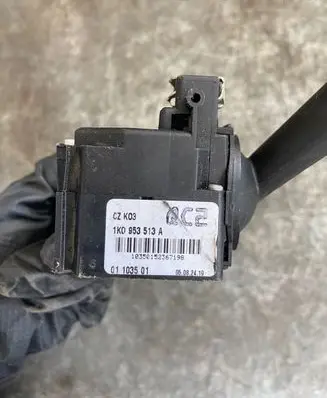 Volkswagen PASSAT B7 Indicator stalk 1K0953513A 10350152367198 01103501