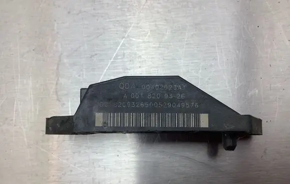 Mercedes-Benz E W211 Airbag deployment crash/impact sensor 00402623A1 A0018209326