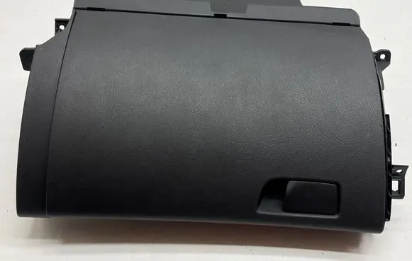 Glove box
