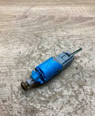 Renault Megane II Clutch pedal sensor 8200168239B WITHPLUG