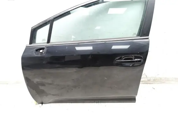Toyota Avensis T270 Front door 