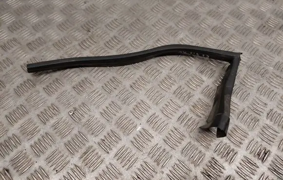 Mercedes-Benz CLS C218 X218 Engine compartment rubber A2186280198