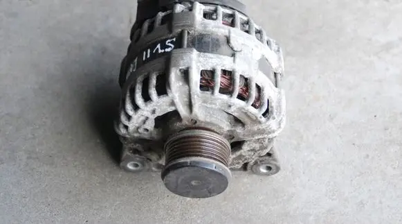 Nissan Qashqai Generator/alternator 231004EA0A