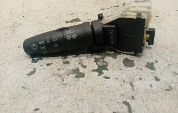 Nissan Note (E11) Indicator stalk 14425