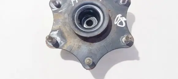 Honda CR-V Coil spring mount 
