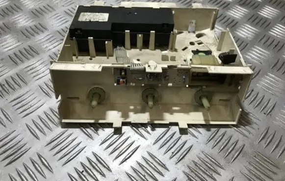 Renault Laguna I Climate control unit 9041703027