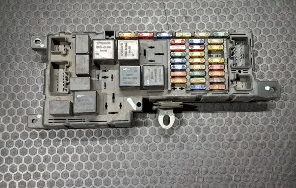 Volvo S60 Fuse module 8678449 518828017