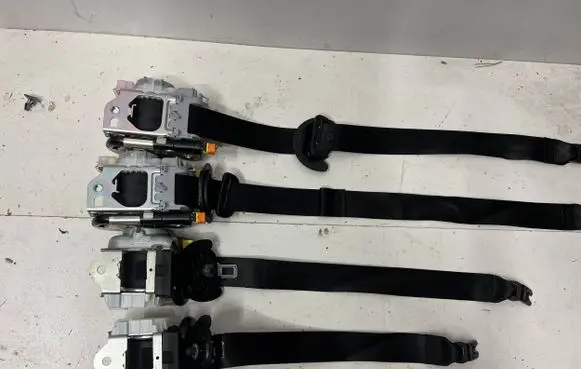 Audi Q7 4M Set of seat belts 
