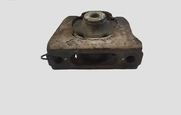 Toyota Auris 150 Engine mount bracket