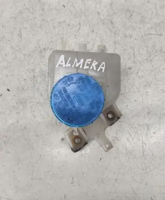 Nissan Almera Tino Brake fluid reservoir 