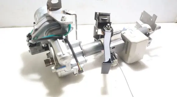 Nissan Juke I F15 Power steering pump