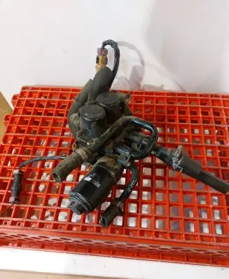 Audi A8 S8 D2 4D Coolant heater control valve 4D0959617A 1136008851