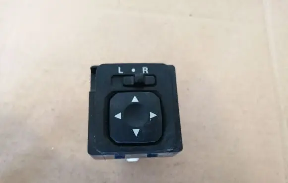 Mitsubishi Outlander Wing mirror switch 183570