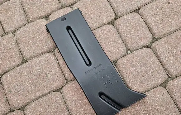 Toyota Camry VIII XV70 Dashboard side end trim 87215-33020-