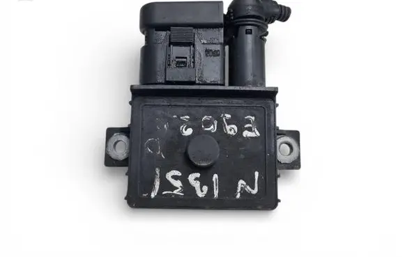 BMW 3 E90 E91 Glow plug pre-heat relay 7801200