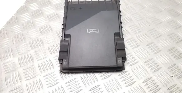 Skoda Superb B6 (3T) Fuse box cover 1K0937132F 1K0937132G