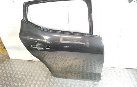 Dacia Sandero Rear door