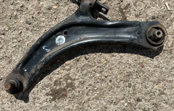 Nissan Qashqai Front lower control arm/wishbone