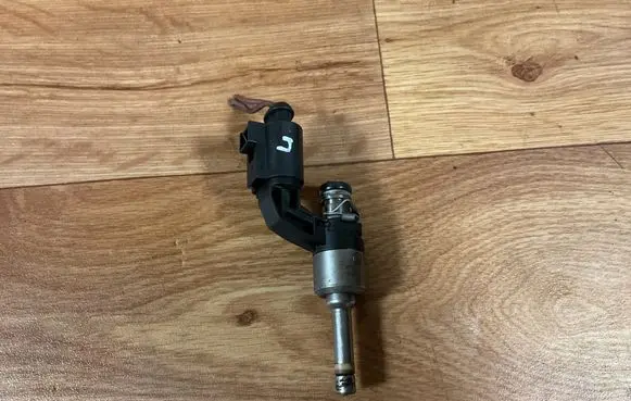 Fuel injector