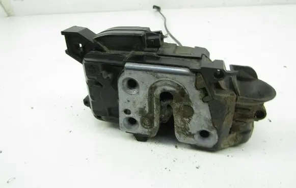 Renault Clio III Front door lock 