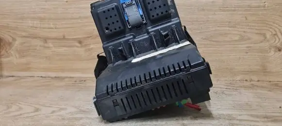Volvo V70 Fuse module 30786475 28062212
