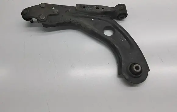 Citroen C4 II Picasso Front lower control arm/wishbone 17371844