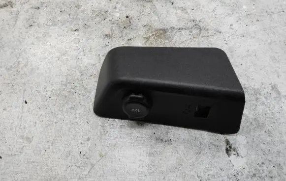 Opel Mokka B 12 V Socket (rear) 460029937