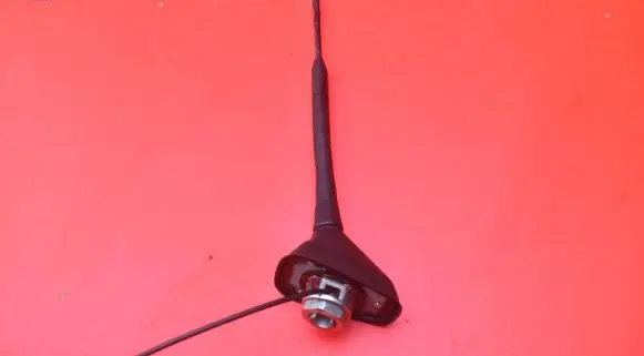 Renault Clio I Aerial GPS antenna
